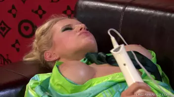 Wet and Rough Lesbo Lovers Screencap 65 on www.sinx.com