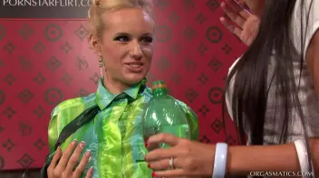 Wet and Rough Lesbo Lovers Screencap 8 on www.sinx.com