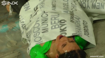 Hot chick gets covered in sticky glue Screencap 47 on www.sinx.com