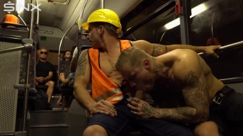 Stud Pays Builder For Gay Sex On The Bus Screencap 14 on www.sinx.com