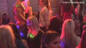 Party Hardcore Gone Crazy Vol. 15 Part 4 - Cam 2 Screencap 99 on www.sinx.com