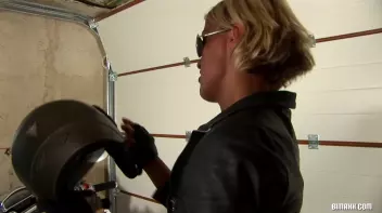 Biker Chick Cranks Up The Bi Action Screencap 3 on www.sinx.com