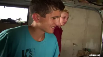 Biker Chick Cranks Up The Bi Action Screencap 5 on www.sinx.com