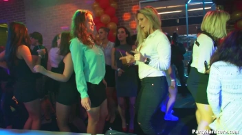 Party Hardcore Gone Crazy Vol. 36 Part 4 - Cam 3 Screencap 83 on www.sinx.com