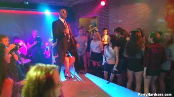 Party Hardcore Gone Crazy Vol. 36 Part 4 - Cam 3 Screencap 30 on www.sinx.com