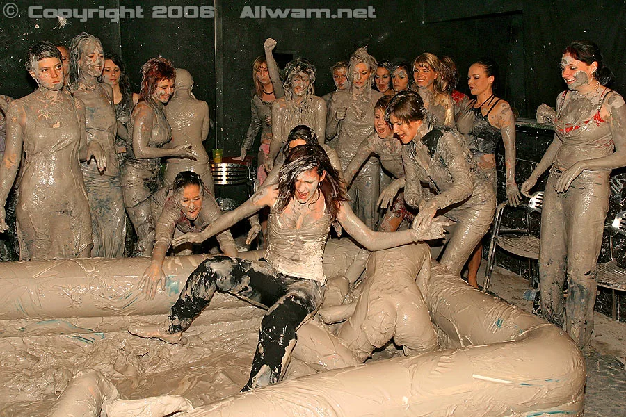 Underground Eurobabe Mud Club on www.sinx.com