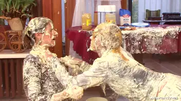 Furious Female Food Fight Screencap 88 on www.sinx.com