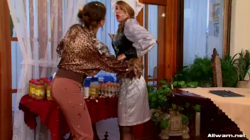 Furious Female Food Fight Screencap 30 on www.sinx.com