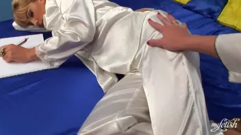 Can't Resist An Absolute Beauty Screencap 2 on www.sinx.com