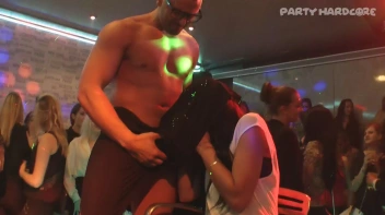 Party Hardcore Gone Crazy Vol. 14 Part 2 - Cam 3 Screencap 87 on www.sinx.com
