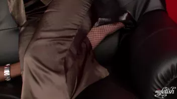 Interracially Double-Teamed Slut Screencap 14 on www.sinx.com