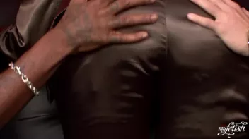 Interracially Double-Teamed Slut Screencap 19 on www.sinx.com