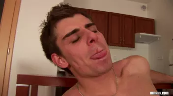 Bisexual Spin The Bottle Screencap 46 on www.sinx.com