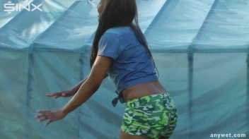 Best Friends Water Fight When Gardening Screencap 14 on www.sinx.com