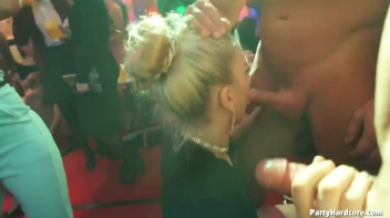Party Hardcore Gone Crazy Vol. 34 Part 4 - Cam 3 Screencap 14 on www.sinx.com