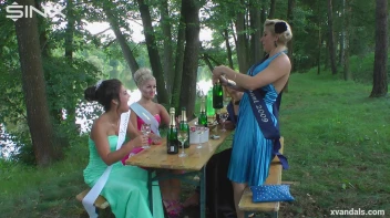 Beauty queens catfight in a lake - Cam 2 Screencap 2 on www.sinx.com