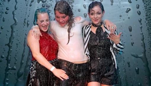 Top scene - Show Me Wet You're Workin' With!