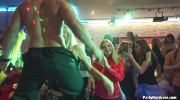 Party Hardcore Gone Crazy Vol. 33 Part 3 - Cam 3 Screencap 98 on www.sinx.com