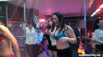 Summer Jam Bang Part 2 - Shower Cam Screencap 55 on www.sinx.com