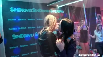 Summer Jam Bang Part 2 - Shower Cam Screencap 48 on www.sinx.com