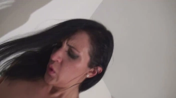 Sperma von Billardkugel geleckt Screencap 19 on www.sinx.com