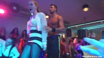 Party Hardcore Gone Crazy Vol. 35 Part 5 - Cam 4 Screencap 30 on www.sinx.com