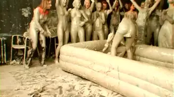 Underground Eurobabe Mud Club Screencap 9 on www.sinx.com