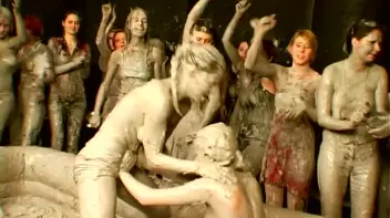 Underground Eurobabe Mud Club Screencap 12 on www.sinx.com