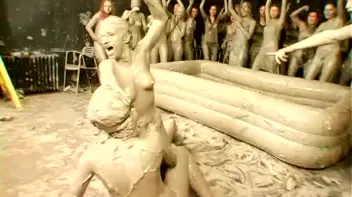 Underground Eurobabe Mud Club Screencap 19 on www.sinx.com