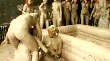Underground Eurobabe Mud Club Screencap 20 on www.sinx.com