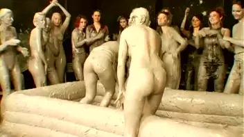 Underground Eurobabe Mud Club Screencap 21 on www.sinx.com