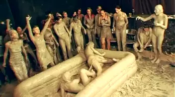 Underground Eurobabe Mud Club Screencap 22 on www.sinx.com