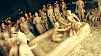 Underground Eurobabe Mud Club Screencap 25 on www.sinx.com