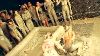 Underground Eurobabe Mud Club Screencap 3 on www.sinx.com