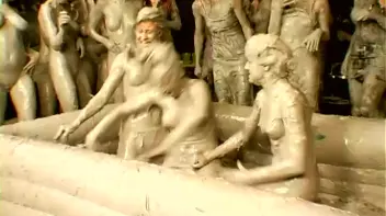 Underground Eurobabe Mud Club Screencap 32 on www.sinx.com