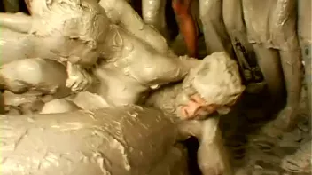 Underground Eurobabe Mud Club Screencap 41 on www.sinx.com