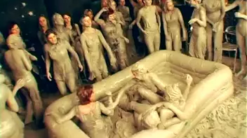 Underground Eurobabe Mud Club Screencap 43 on www.sinx.com