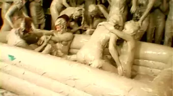 Underground Eurobabe Mud Club Screencap 45 on www.sinx.com