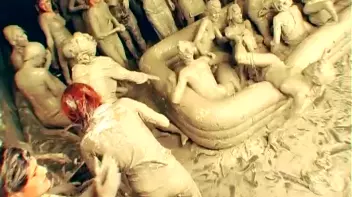 Underground Eurobabe Mud Club Screencap 55 on www.sinx.com