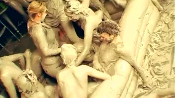 Underground Eurobabe Mud Club Screencap 57 on www.sinx.com