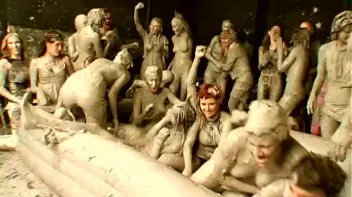 Underground Eurobabe Mud Club Screencap 61 on www.sinx.com