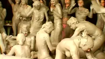 Underground Eurobabe Mud Club Screencap 72 on www.sinx.com