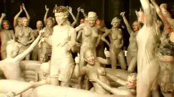 Underground Eurobabe Mud Club Screencap 74 on www.sinx.com