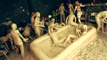 Underground Eurobabe Mud Club Screencap 77 on www.sinx.com