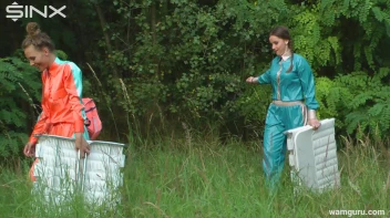 Cuties Make A Mess Of Themselves - Cam 2 Screencap 3 on www.sinx.com