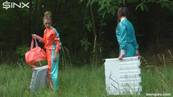 Cuties Make A Mess Of Themselves - Cam 2 Screencap 4 on www.sinx.com