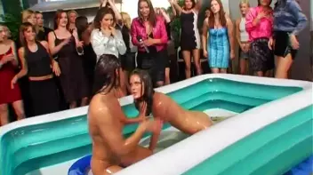 Oily Wrestling Battle You Gotta See! Screencap 98 on www.sinx.com