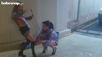 Overdressed And Stressed! Screencap 30 on www.sinx.com