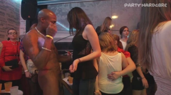 Party Hardcore Gone Crazy Vol. 25 Part 2 - Cam 1 Screencap 32 on www.sinx.com