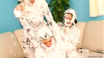 Shaving Foam Battle Screencap 91 on www.sinx.com